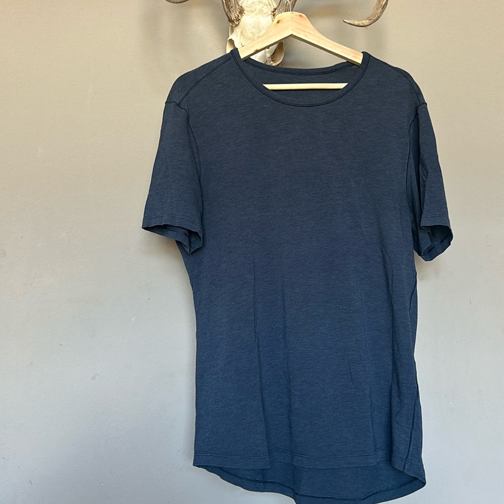 LULULEMON Men’s Tee Shirt